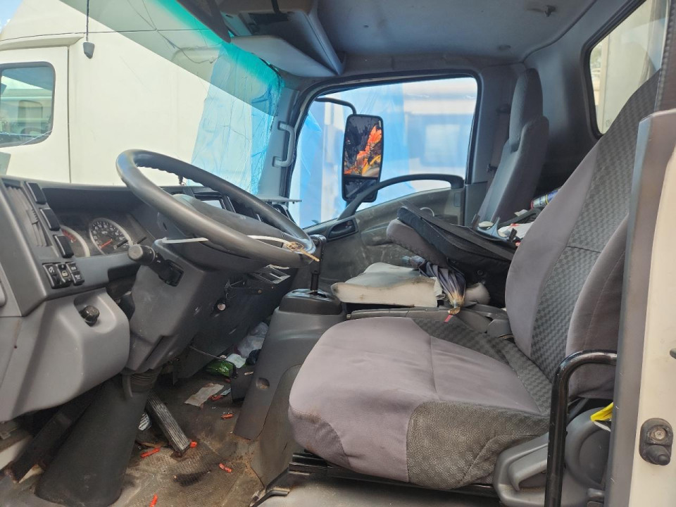 Isuzu NQR 2013 — Copart