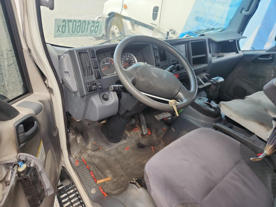 Isuzu NQR 2013 — Copart