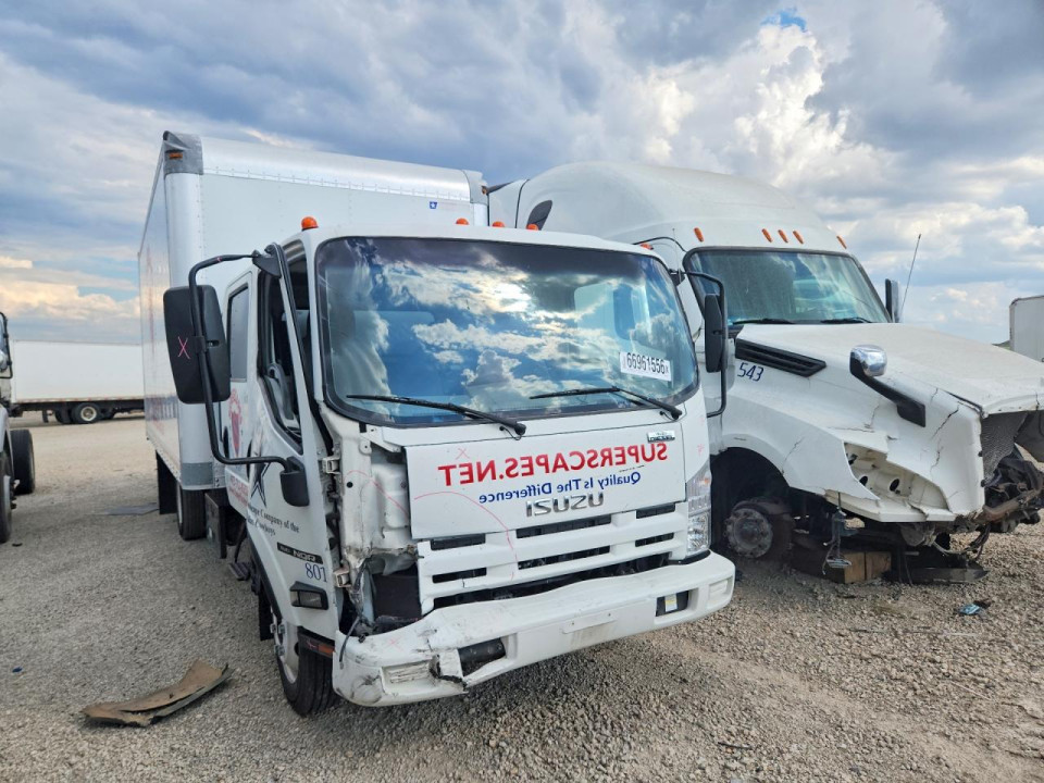 Isuzu NQR 2015 — Copart