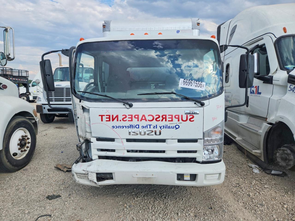 Isuzu NQR 2015 — Copart