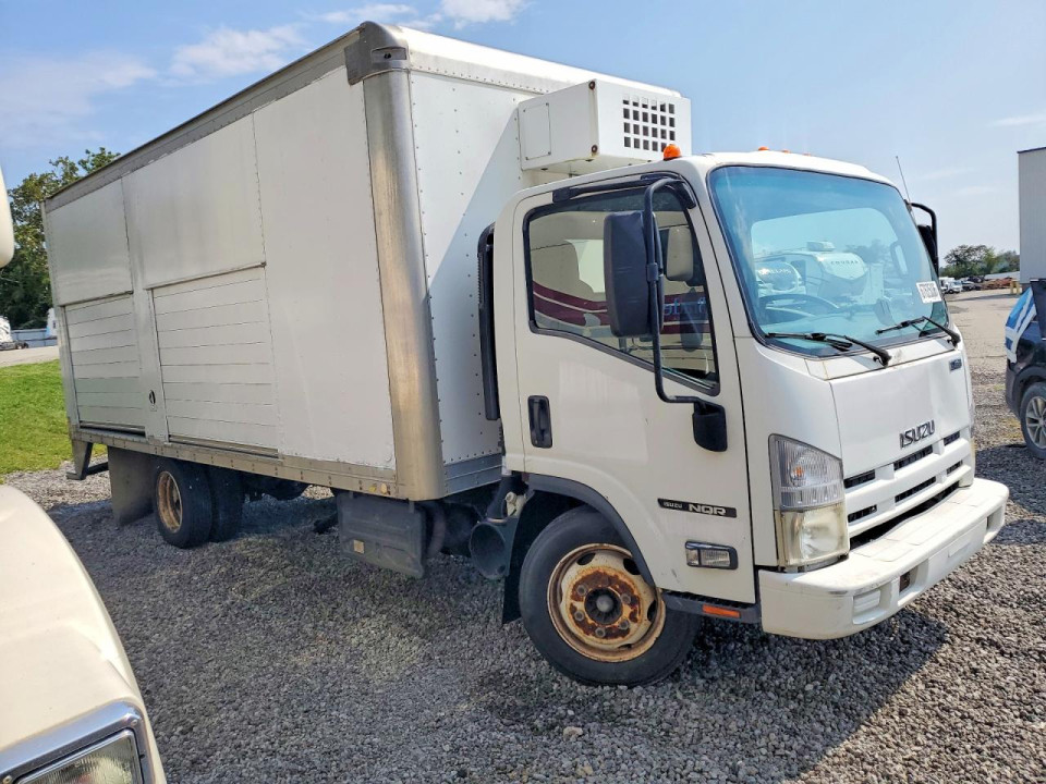 Isuzu NQR 2014 — Copart