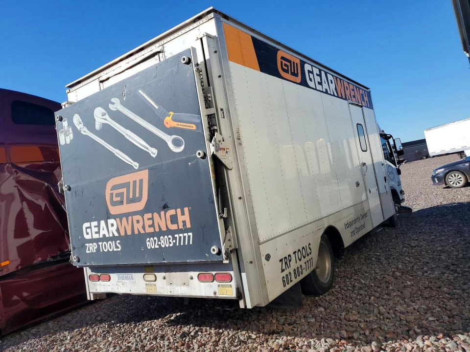 Isuzu NQR 2015 — Copart
