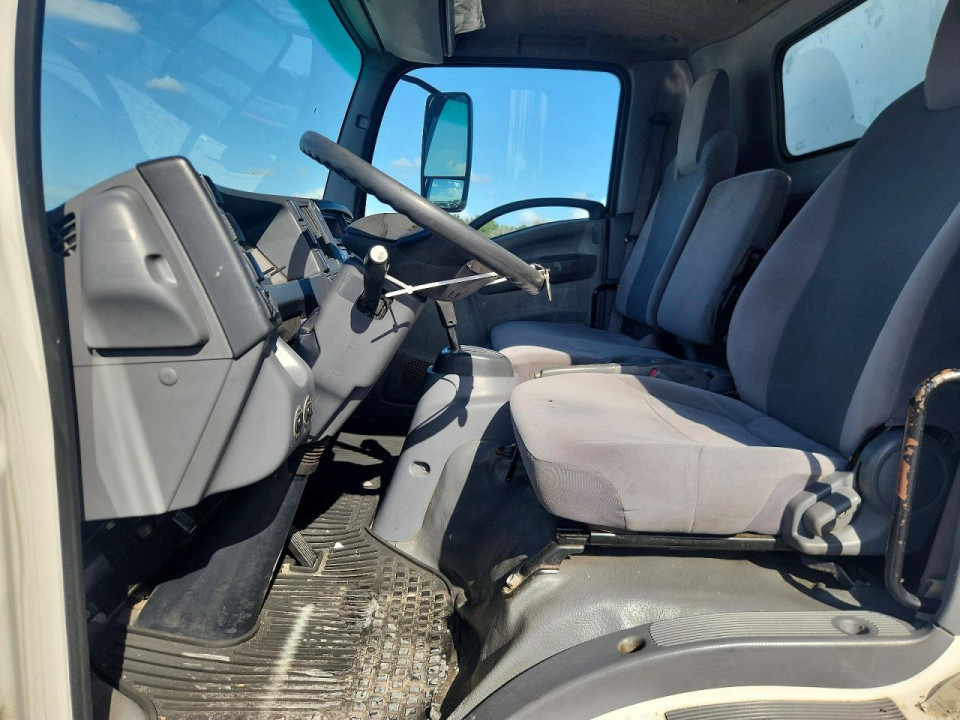 Isuzu NQR 2016 — Copart