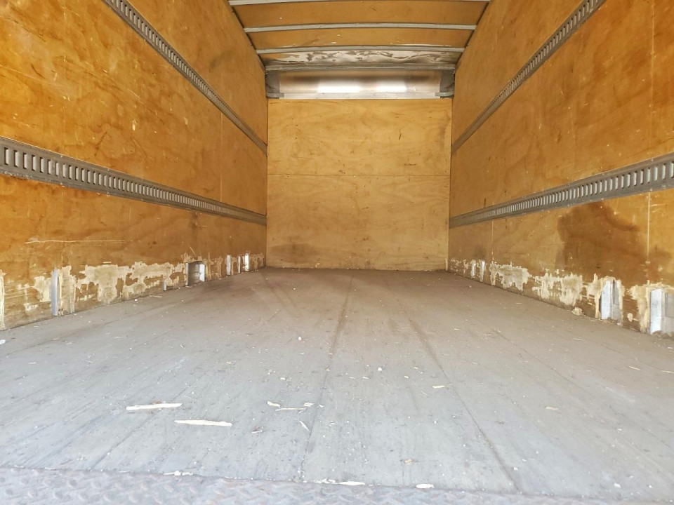Isuzu NRR BOX TRUCK 2015 — Copart