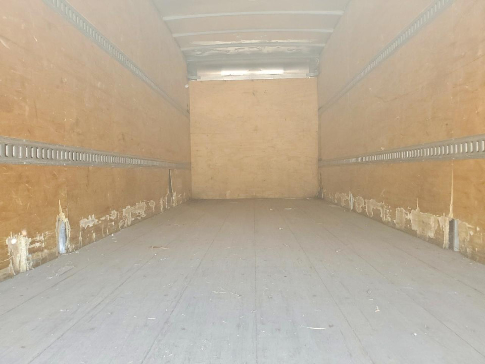 Isuzu NRR BOX TRUCK 2015 — Copart