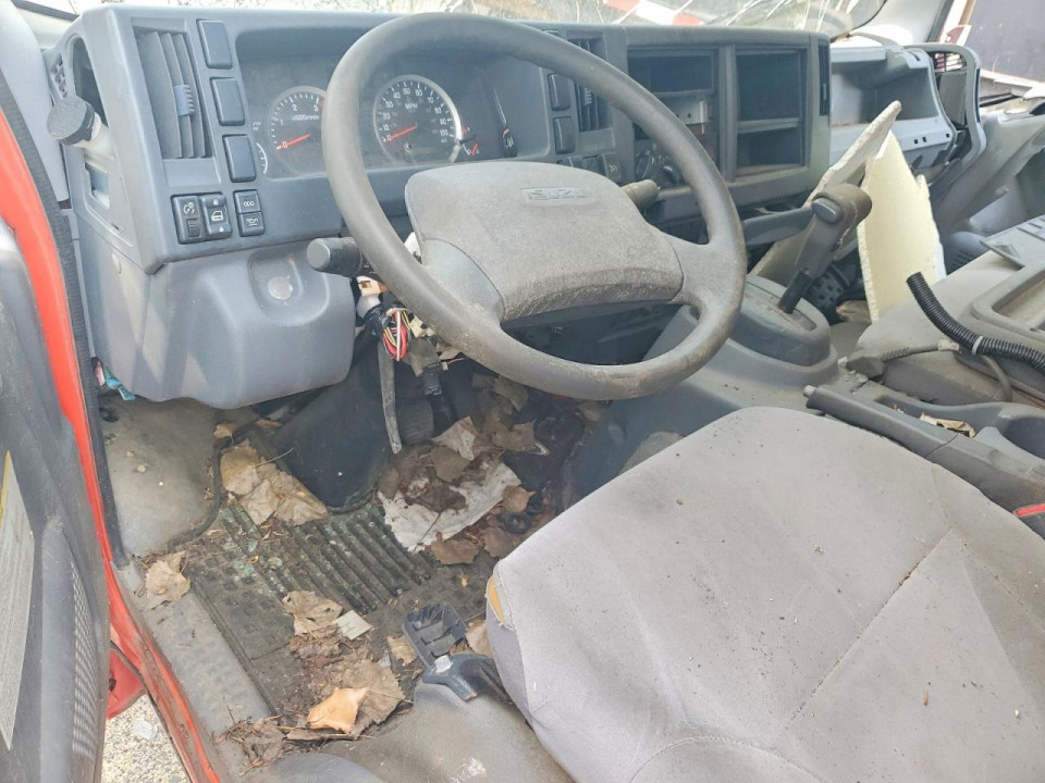 Isuzu NRR BOX TRUCK 2016 — Copart