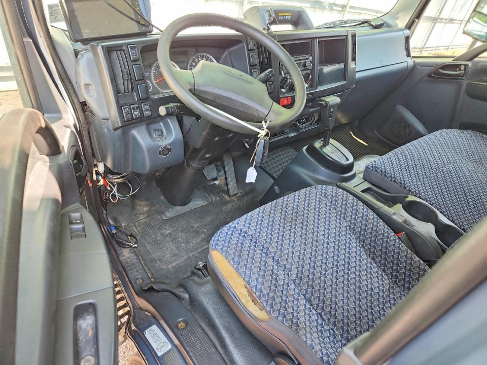 Isuzu NRR BOX TRUCK 2020 — Copart