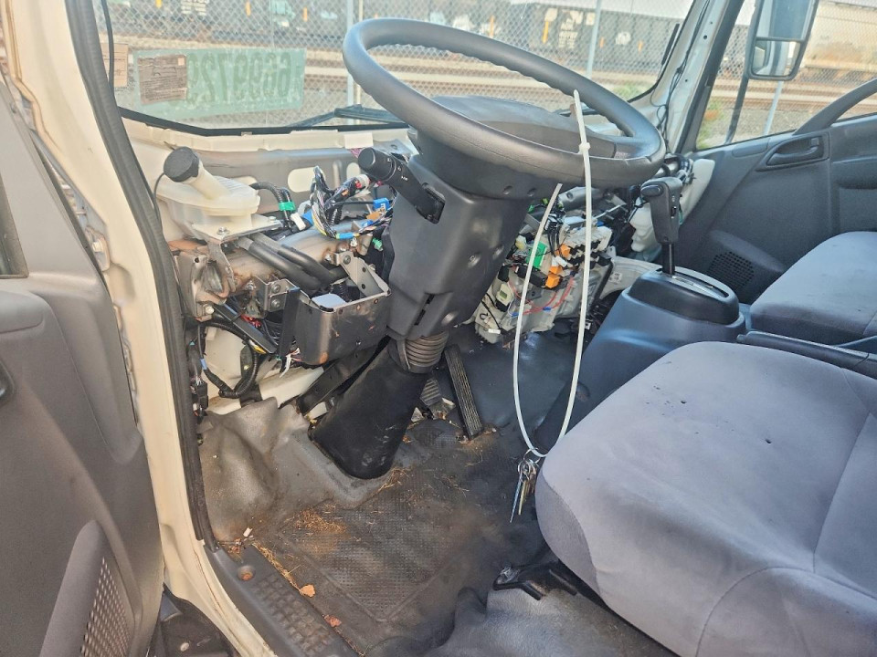 Isuzu NRR BOX TRUCK 2022 — Copart