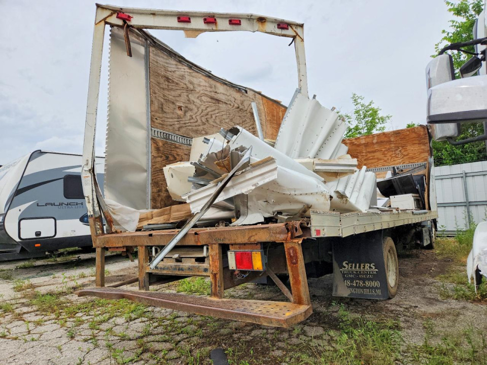Isuzu NRR DELIVERY TRUCK 2019 — Copart