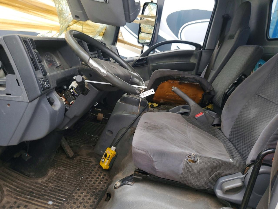 Isuzu NRR DUMP TRUCK 2011 — Copart