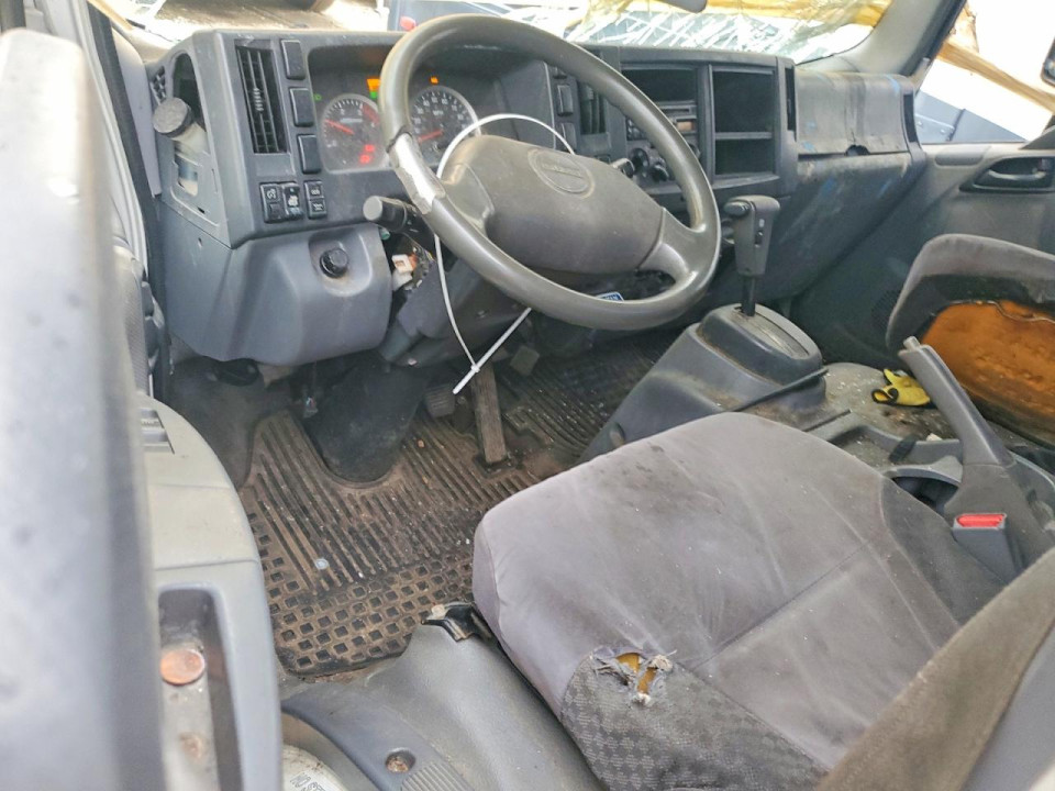Isuzu NRR DUMP TRUCK 2011 — Copart