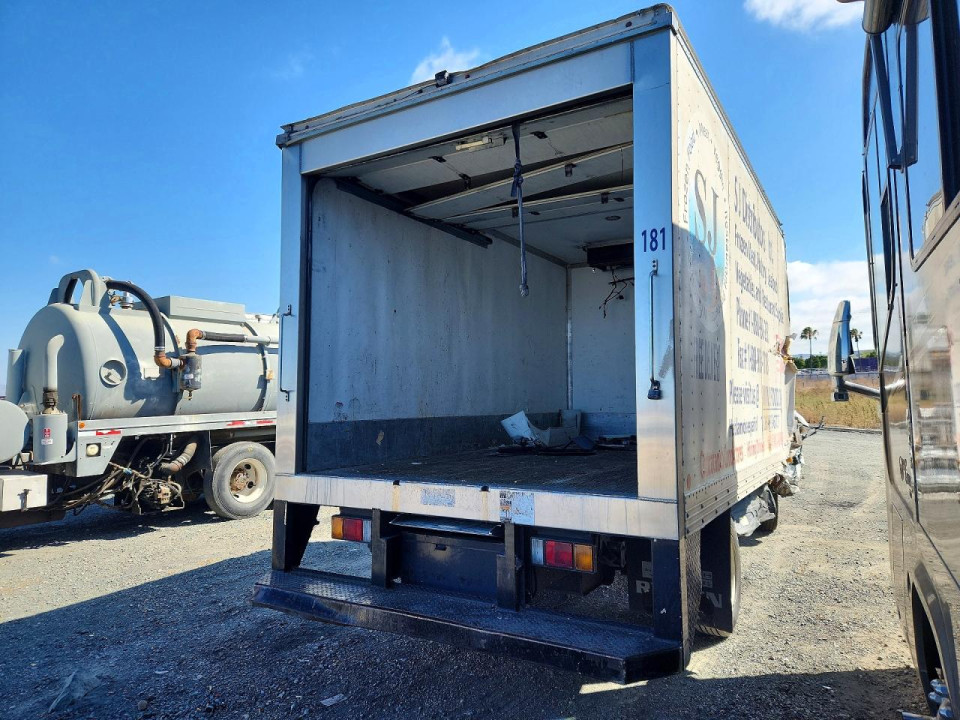 Isuzu NRR REFRIGERATED BOX TRUCK 2022 — Copart