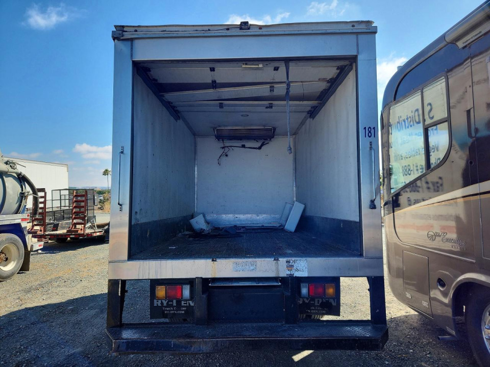 Isuzu NRR REFRIGERATED BOX TRUCK 2022 — Copart