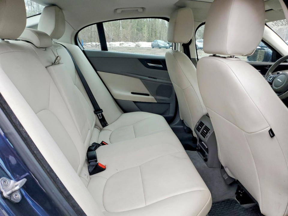 Jaguar XE 2017 — Copart