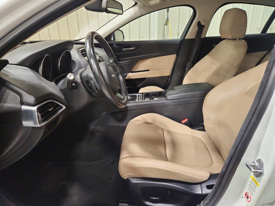 Jaguar XE 2017 — Copart