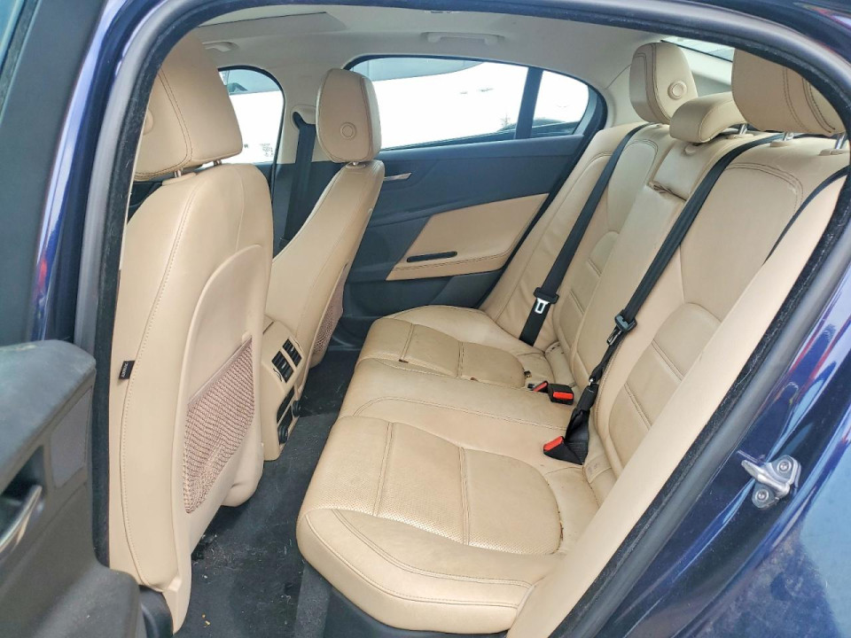 Jaguar XE 2017 — Copart
