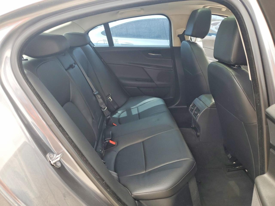 Jaguar XE 2017 — Copart