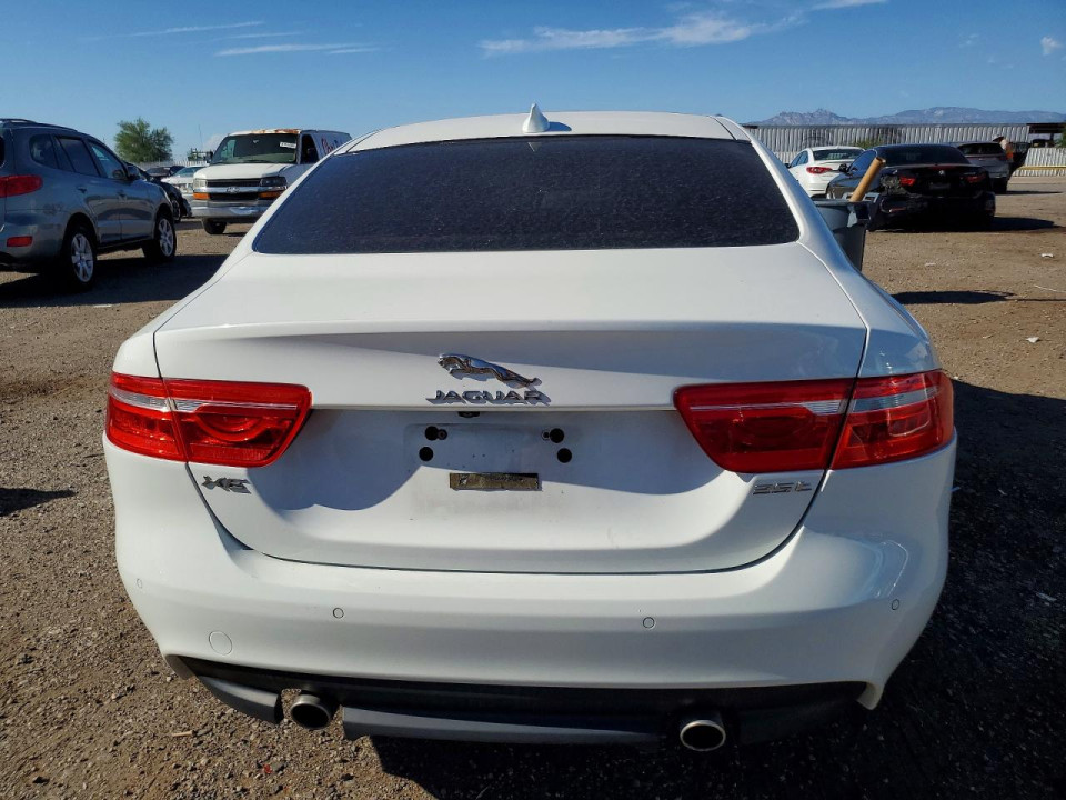 Jaguar XE 2017 — Copart