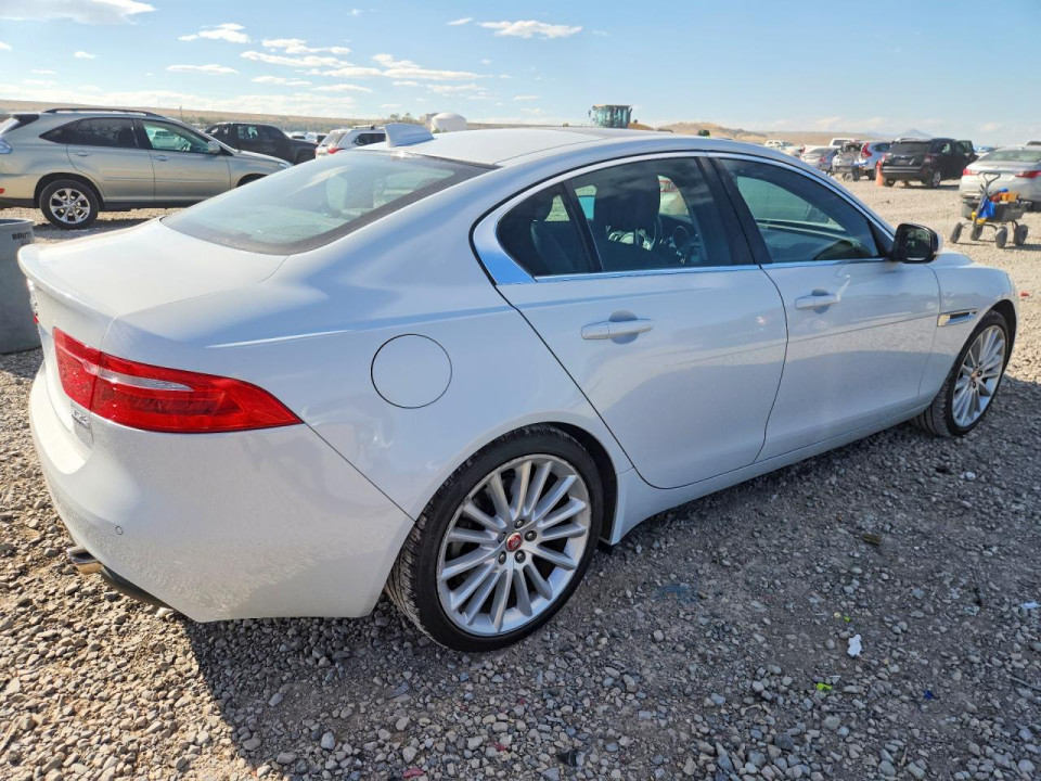 Jaguar XE 2017 — Copart