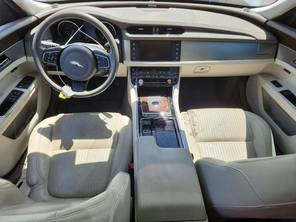 Jaguar XF 2017 — Copart