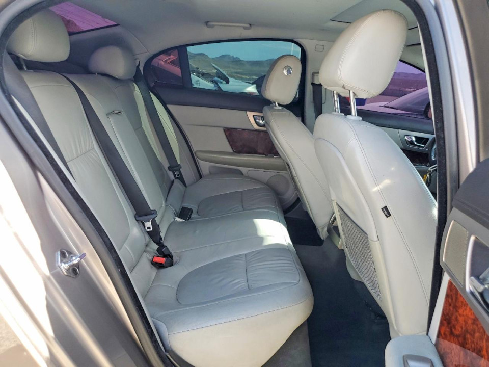 Jaguar XF 2011 — Copart