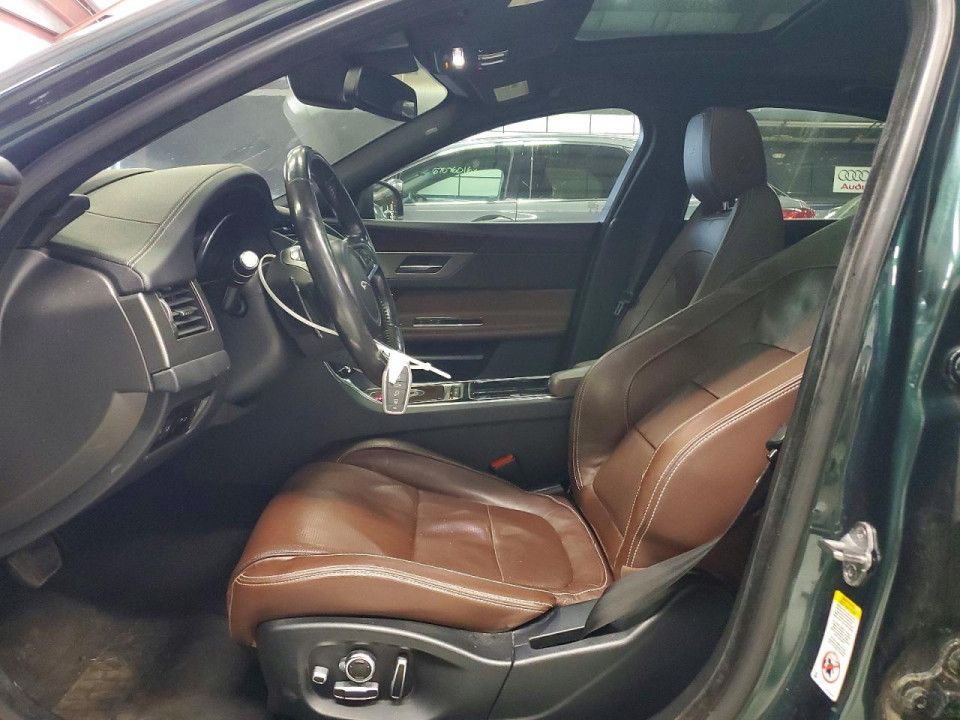 Jaguar XF 2016 — Copart