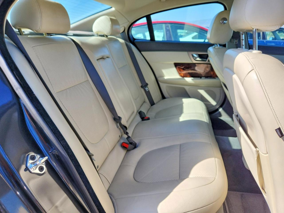 Jaguar XF 2011 — Copart