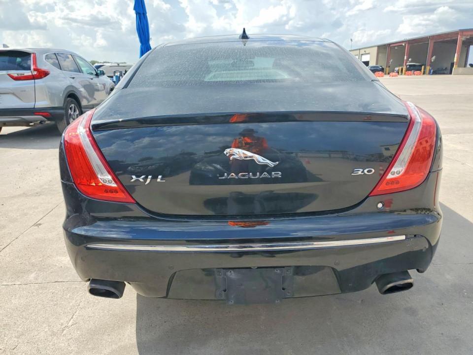 Jaguar XJL PORTFOLIO 2015 — Copart