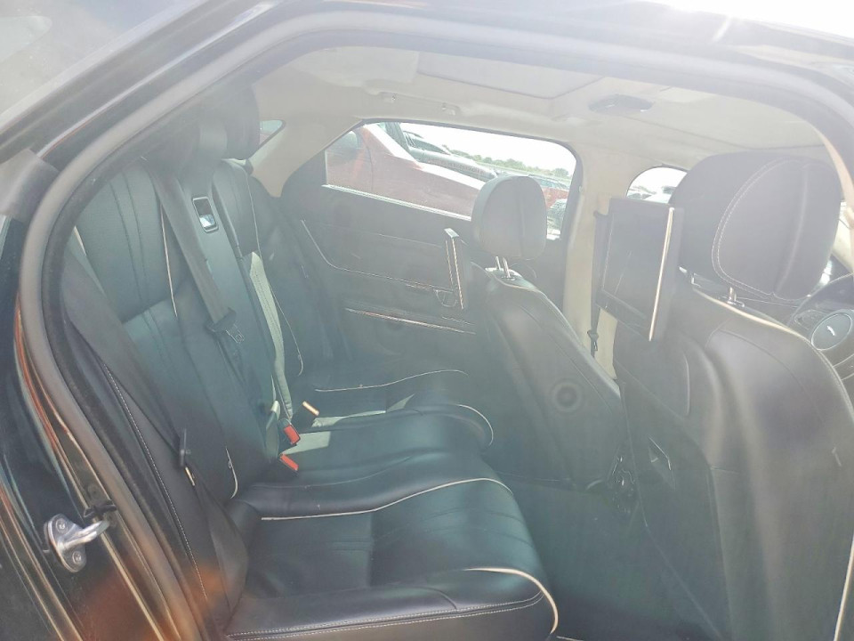 Jaguar XJL PORTFOLIO 2015 — Copart