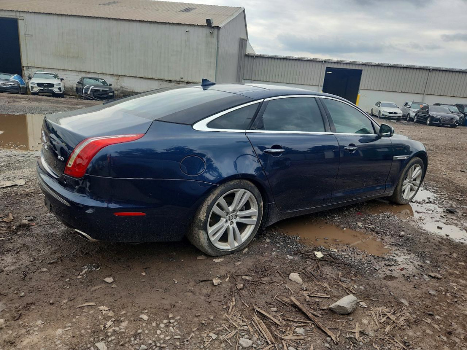 Jaguar XJL PORTFOLIO 2013 — Copart