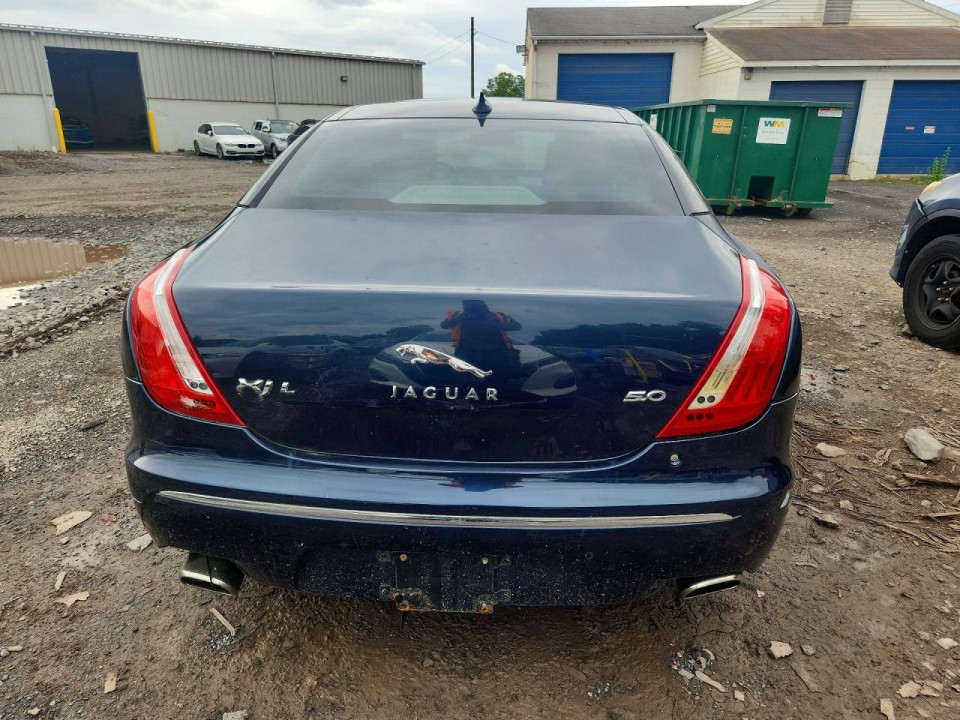 Jaguar XJL PORTFOLIO 2013 — Copart