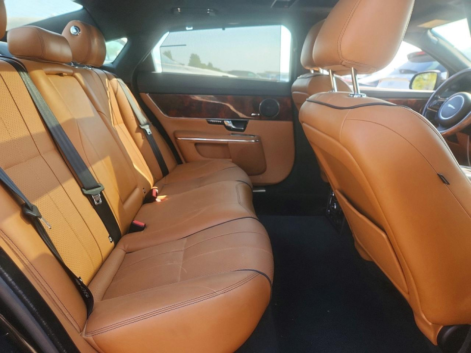 Jaguar XJL PORTFOLIO 2013 — Copart