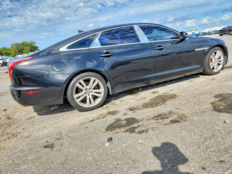 Jaguar XJL PORTFOLIO 2015 — Copart