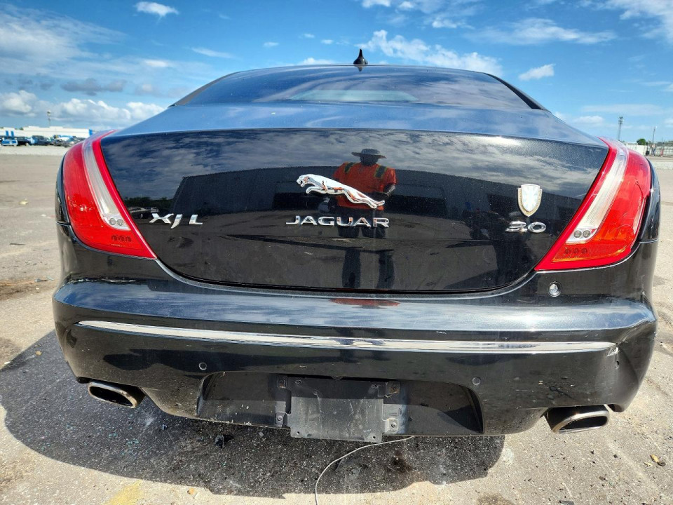 Jaguar XJL PORTFOLIO 2015 — Copart