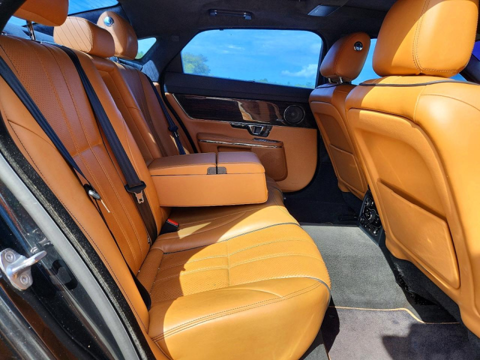 Jaguar XJL PORTFOLIO 2015 — Copart