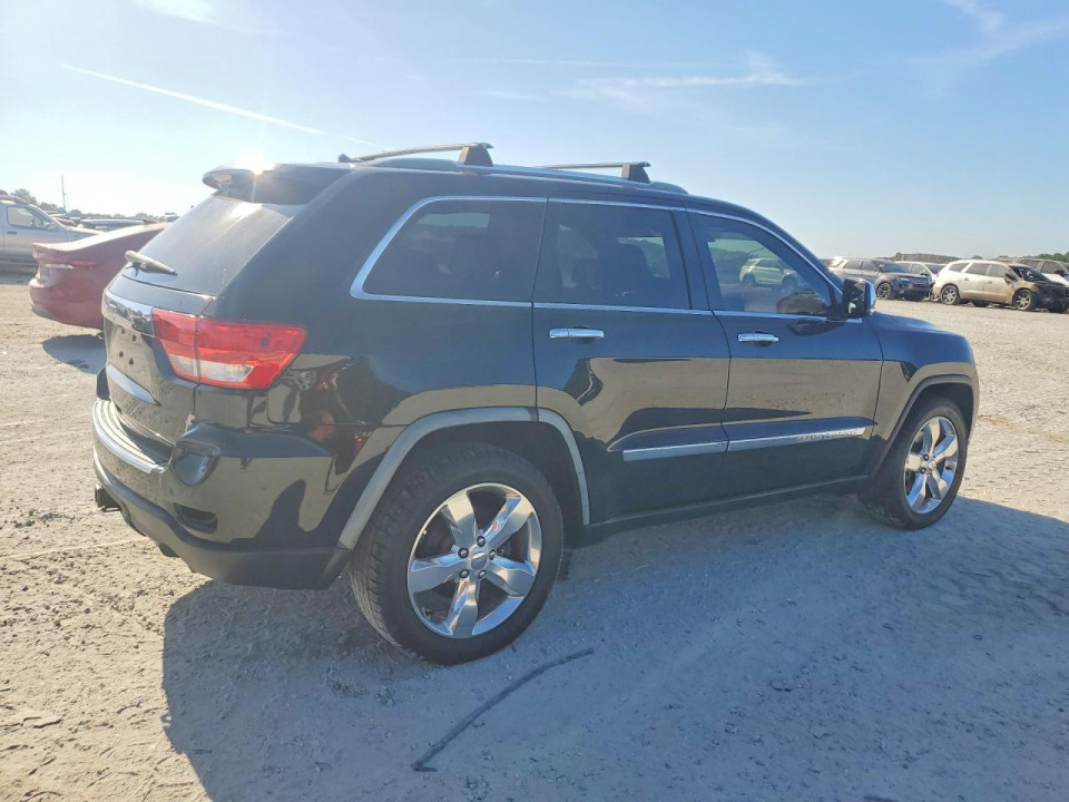 Jeep GRAND CHEROKEE OVERLAND 2011 — Copart