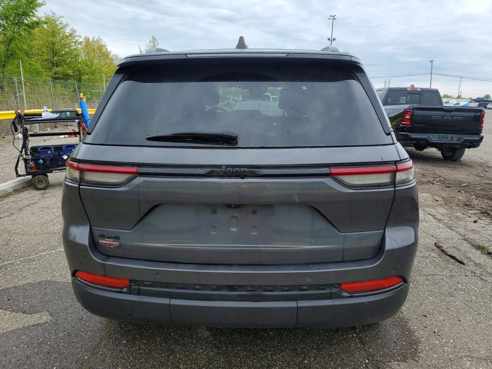 Jeep GRAND CHEROKEE LAREDO/ALTITUDE 2023 — Copart