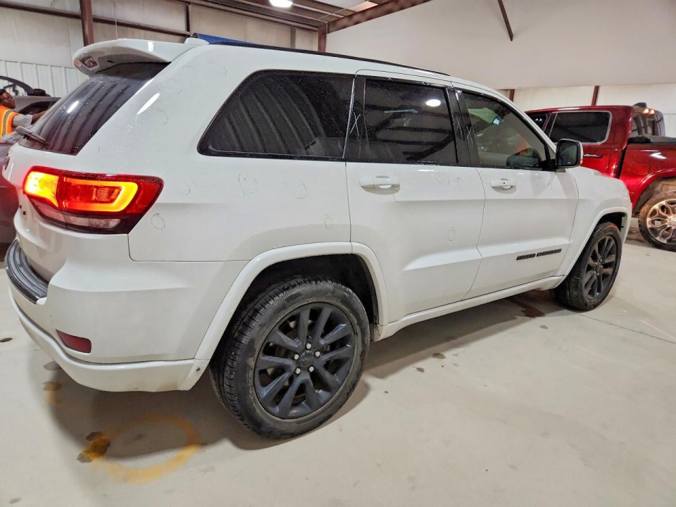 Jeep GRAND CHEROKEE LAREDO 2018 — Copart