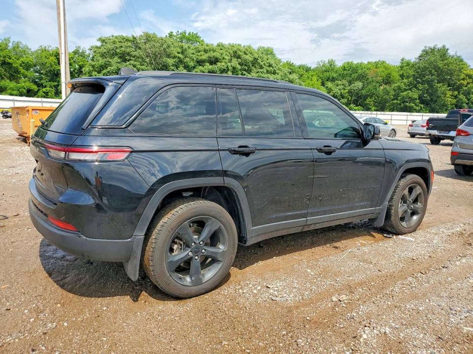 Jeep GRAND CHEROKEE LAREDO 2023 — Copart