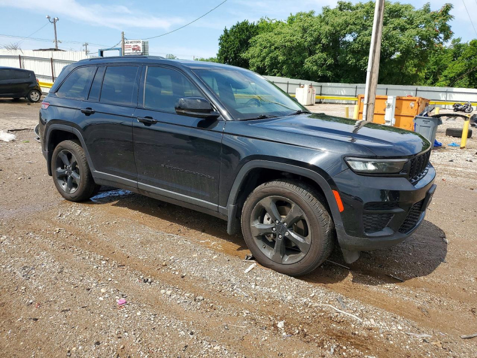 Jeep GRAND CHEROKEE LAREDO 2023 — Copart