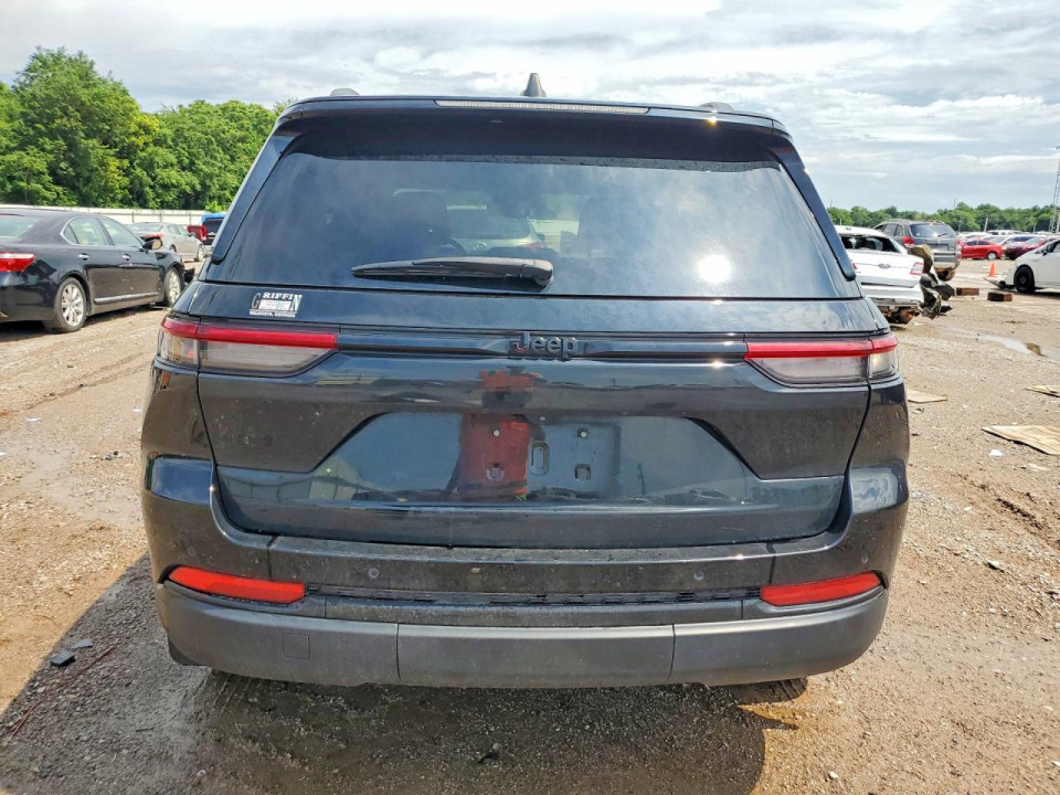 Jeep GRAND CHEROKEE LAREDO 2023 — Copart