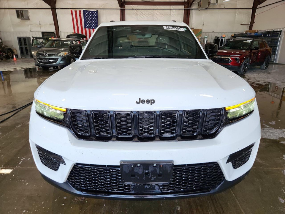 Jeep GRAND CHEROKEE LAREDO 2023 — Copart