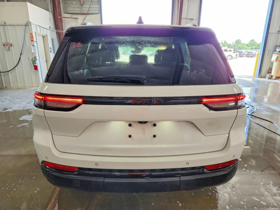 Jeep GRAND CHEROKEE LAREDO 2023 — Copart