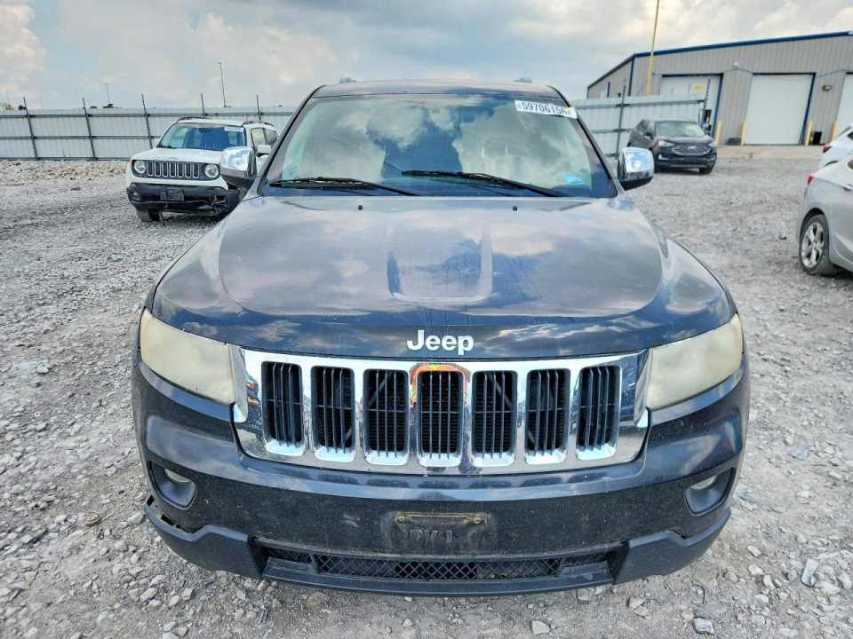 Jeep GRAND CHEROKEE LAREDO 2011 — Copart