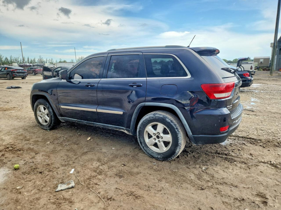 Jeep GRAND CHEROKEE LAREDO 2011 — Copart