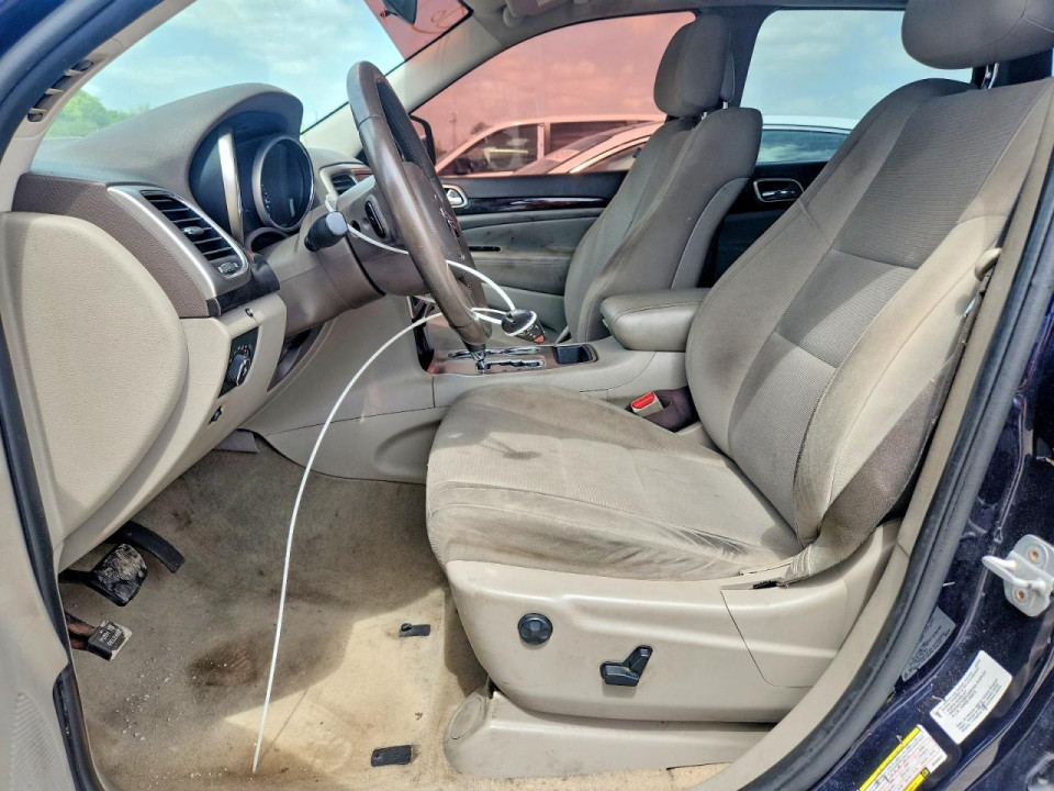 Jeep GRAND CHEROKEE LAREDO 2011 — Copart