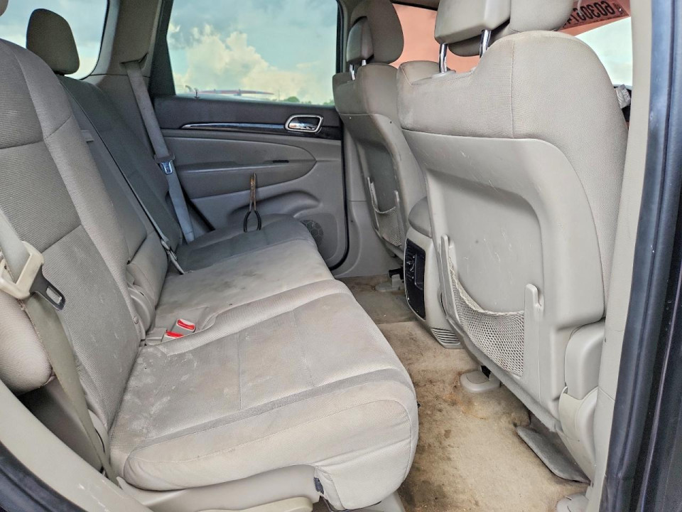 Jeep GRAND CHEROKEE LAREDO 2011 — Copart