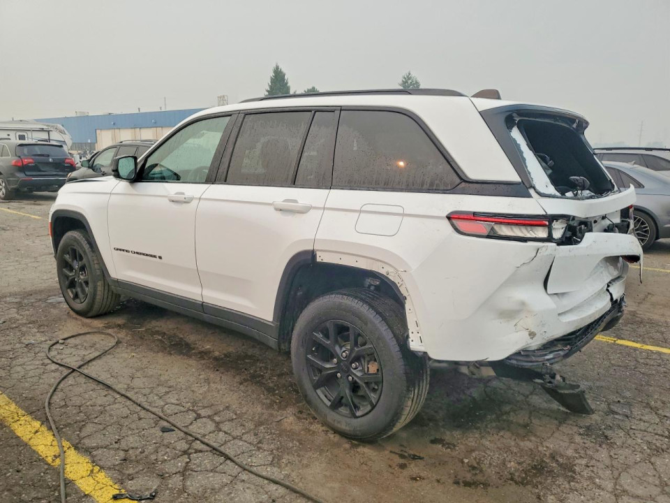 Jeep GRAND CHEROKEE LAREDO 2024 — Copart