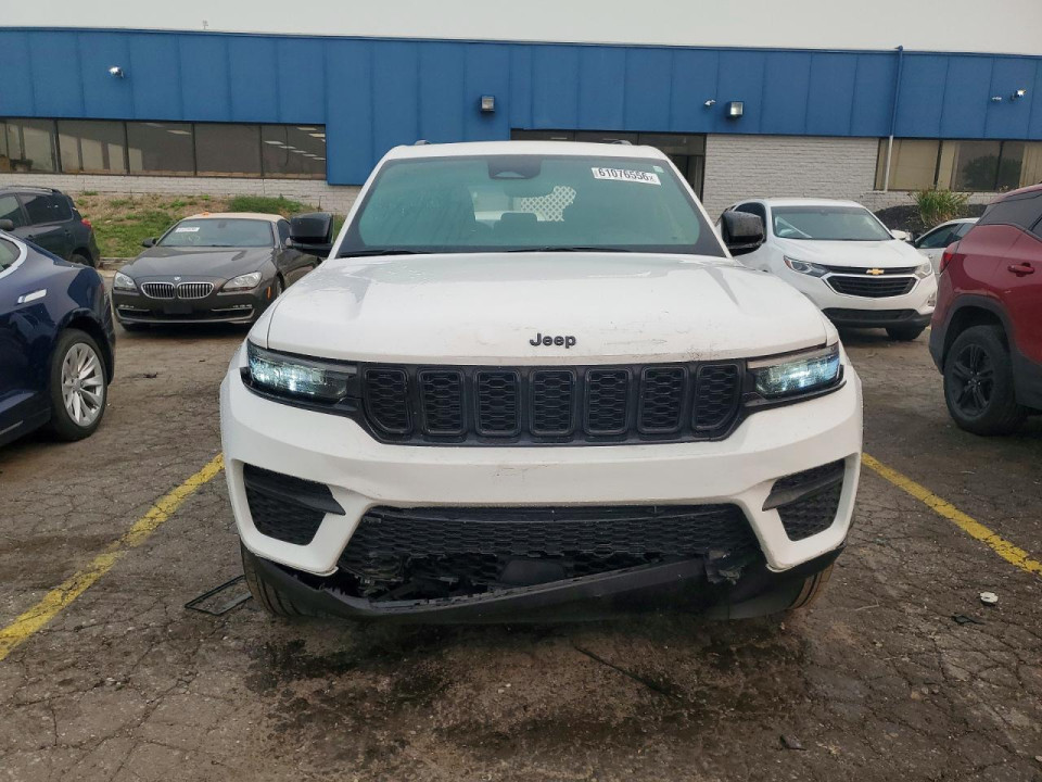 Jeep GRAND CHEROKEE LAREDO 2024 — Copart