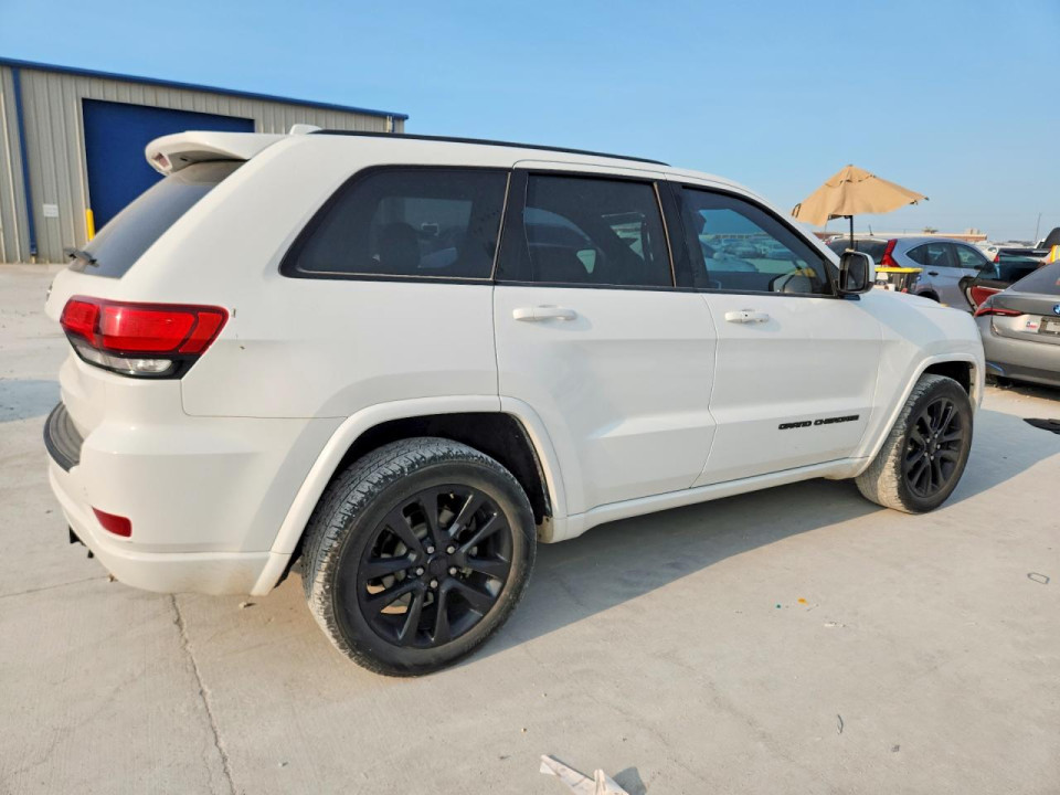 Jeep GRAND CHEROKEE LAREDO 2018 — Copart